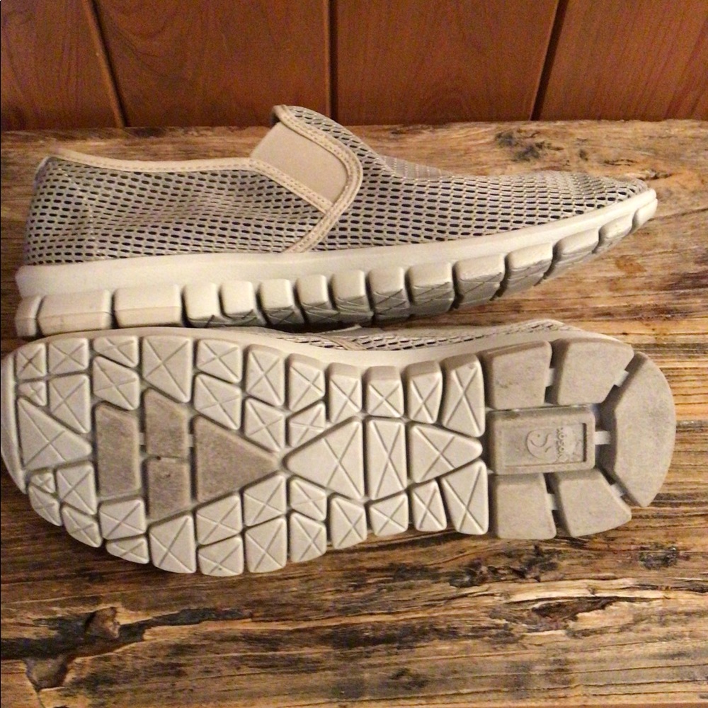 NoSox slip on mens size 10